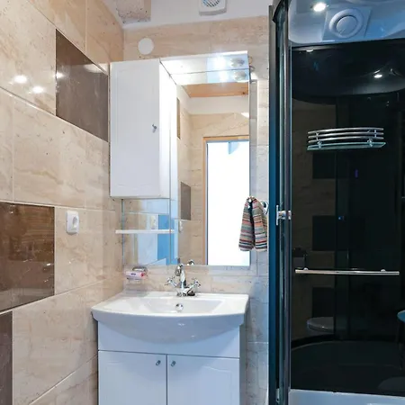 Lovely Home In Postira Ferienhaus