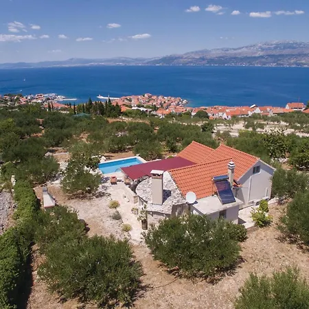 Lovely Home In Postira * Postira