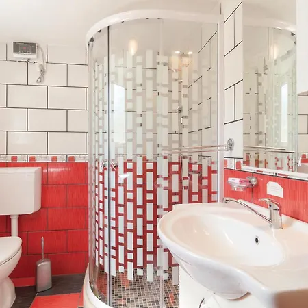 Lovely Home In Postira *