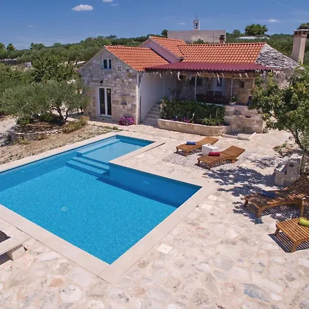 Semesterbostad Lovely Home In Postira With Heated Swimming Pool Postira