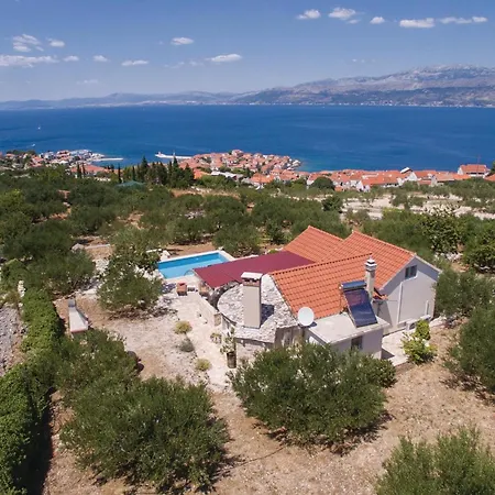 Lovely Home In Postira With Heated Swimming Pool * Postira