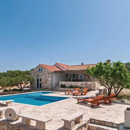 Lovely Home In Postira With Heated Swimming Pool Postira