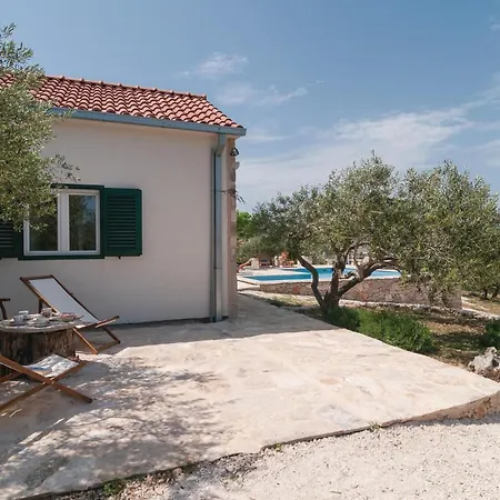 Semesterbostad Lovely Home In Postira With Heated Swimming Pool Postira