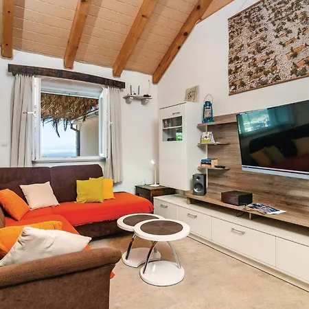 Lovely Home In Postira With Heated Swimming Pool *