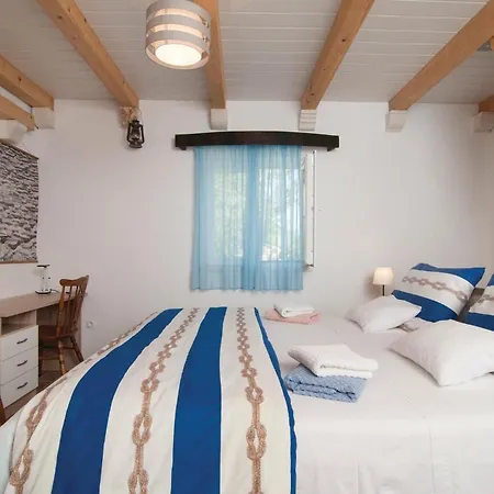 Lovely Home In Postira With Heated Swimming Pool Semesterbostad *