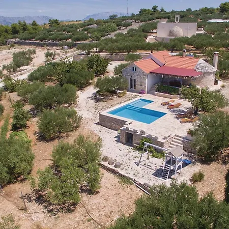 Semesterbostad Lovely Home In Postira With Heated Swimming Pool *